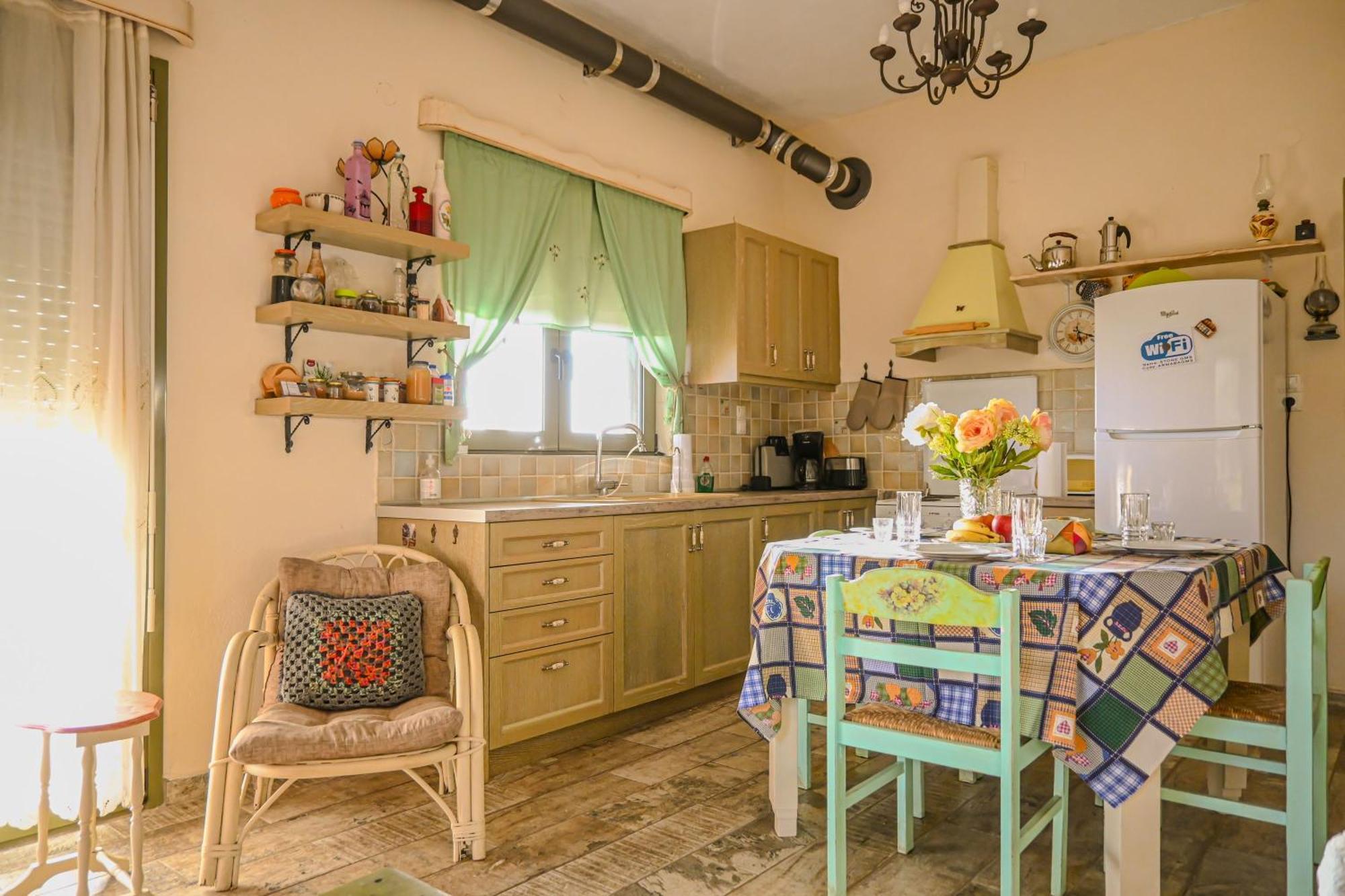 Stone Gea Up Floor Apartment