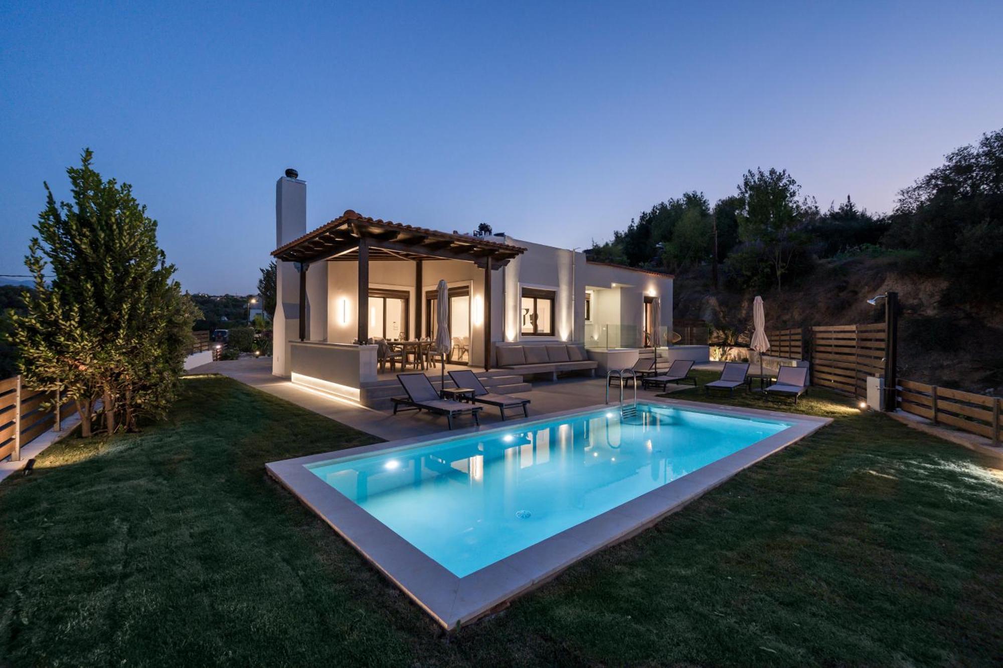 Wisdom - Elegant & Homely With Pool, Galatas Villa Chania (Crete)