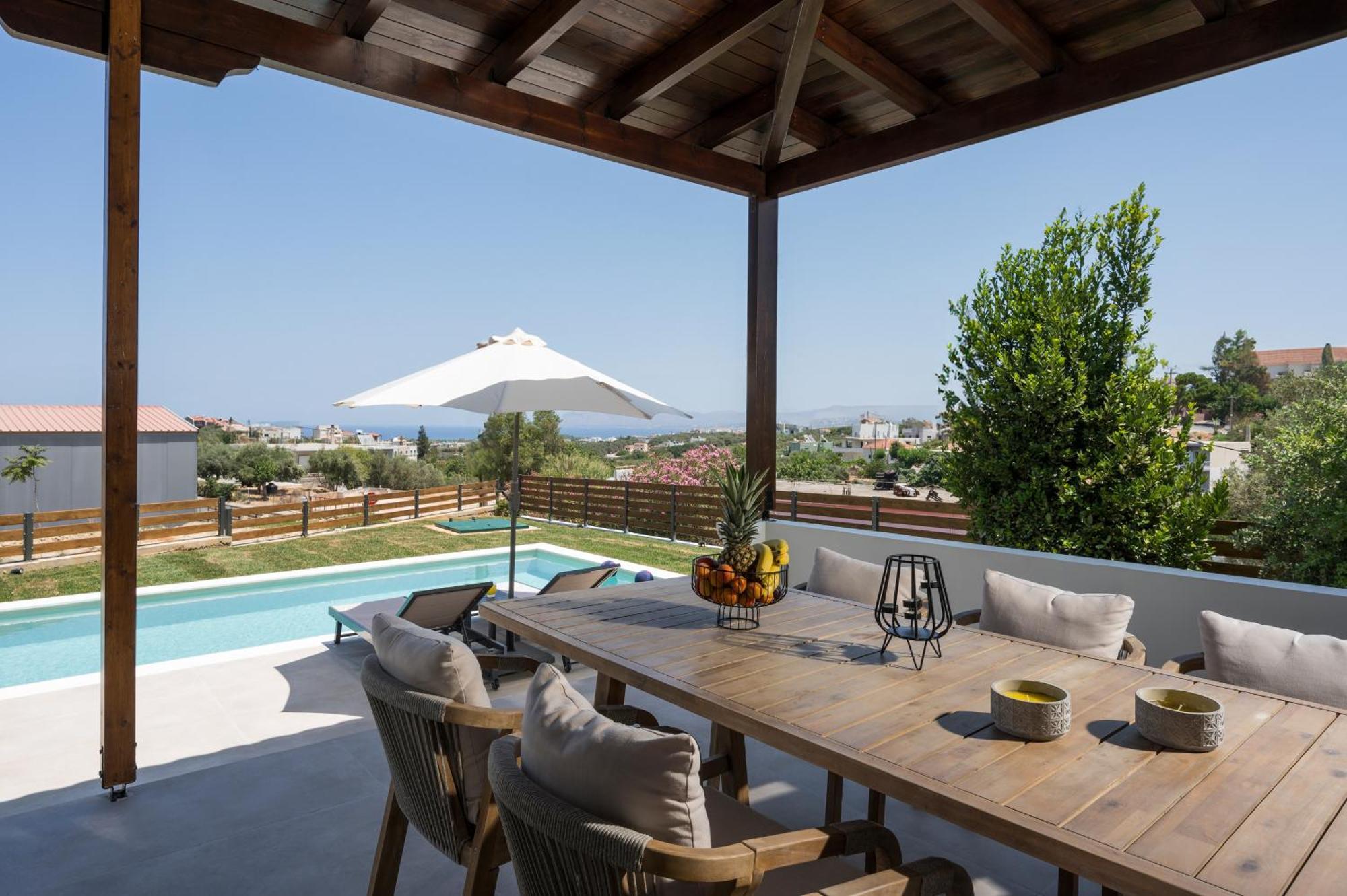 Wisdom - Elegant & Homely With Pool, Galatas *