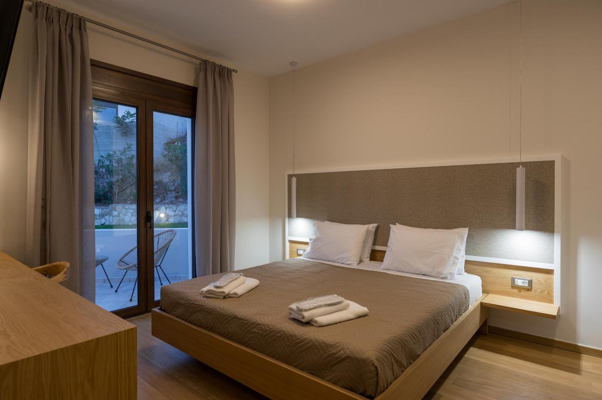 Wisdom - Elegant & Homely With Pool, Galatas Villa *