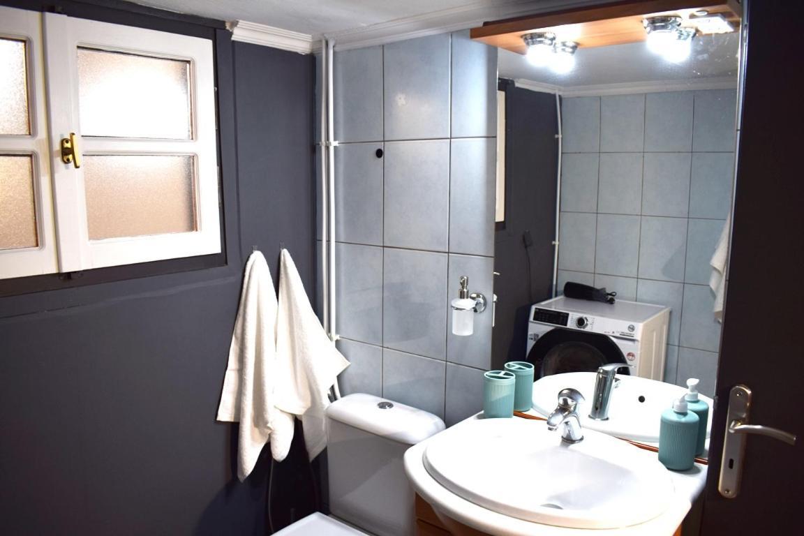 Naos-sea Front Vacation By Chania Center * Chania (Crete)