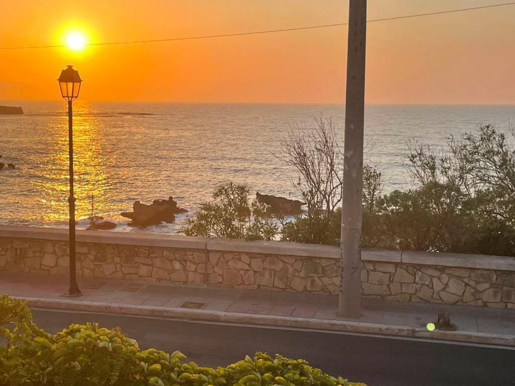 Naos-sea Front Vacation By Chania Center *