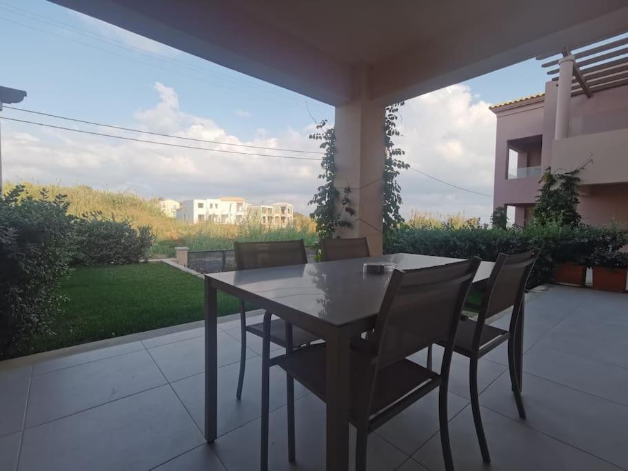 两卧室公寓-带露台花园 Chania (Crete)