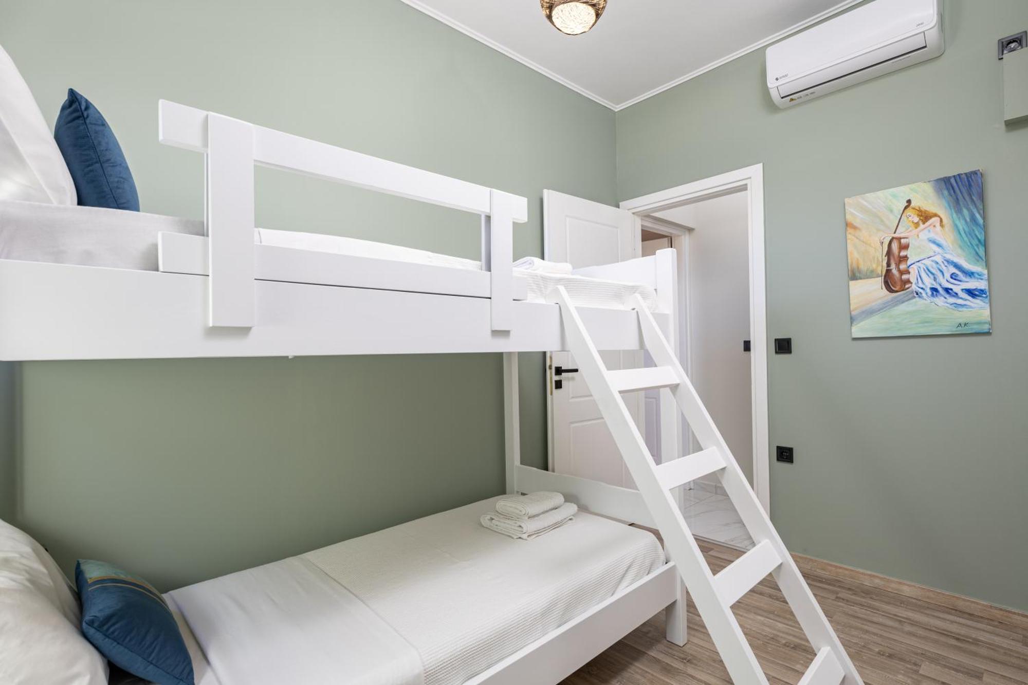 Premium Evangelia Apartment