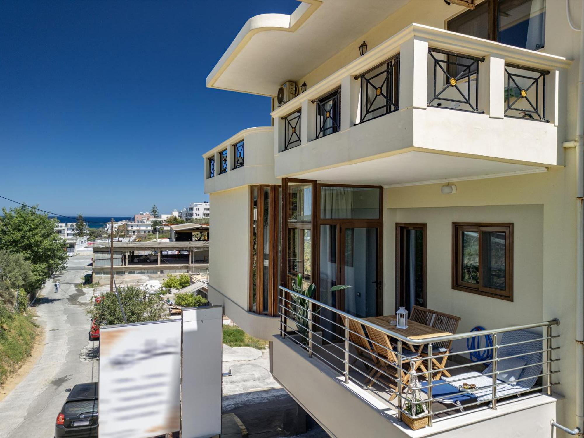 Premium Evangelia Apartment