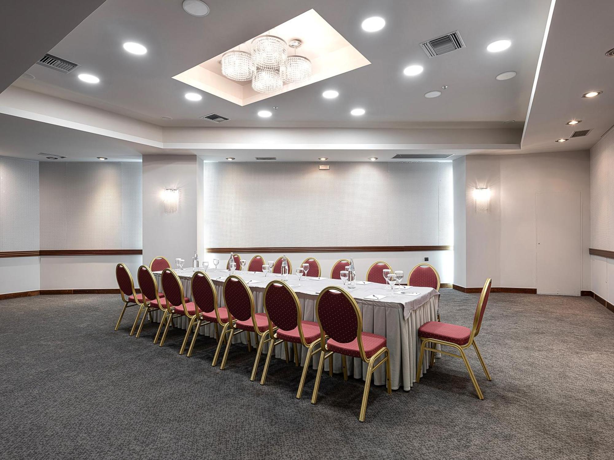 Hotel Civitel Akali