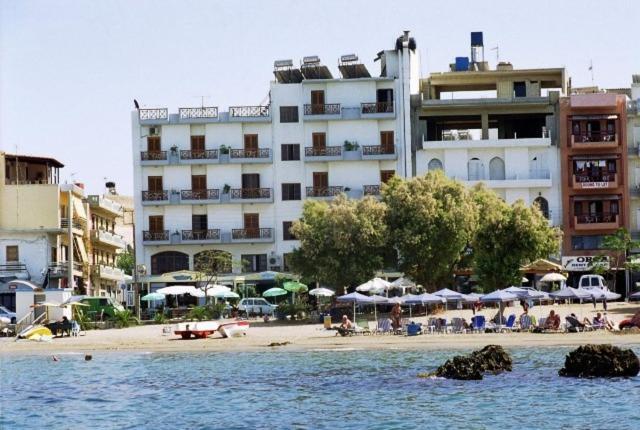 Hotel Elena 3*