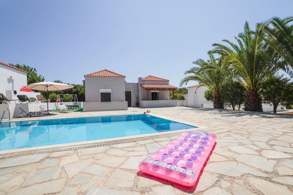 Stemma * Chrissi Akti Chania