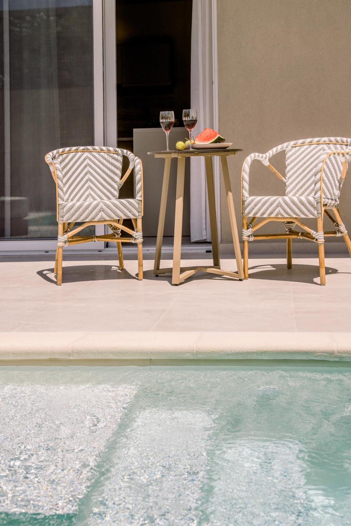 Nidra With Private Pool Apartment *