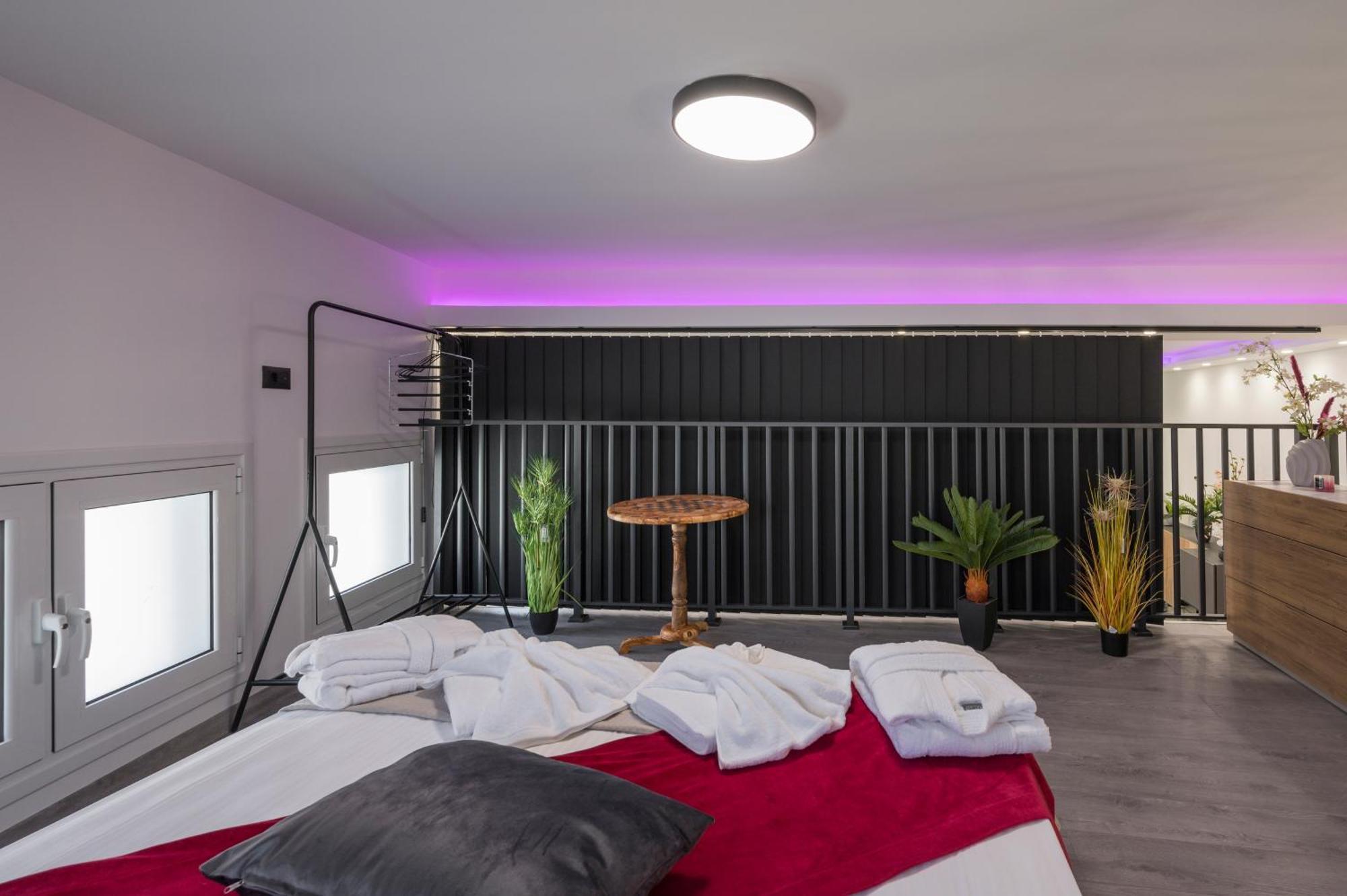 Apartment Dreams I *