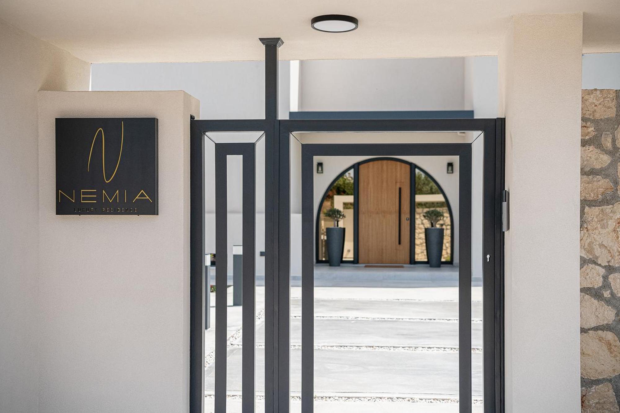 Nemia Luxury *