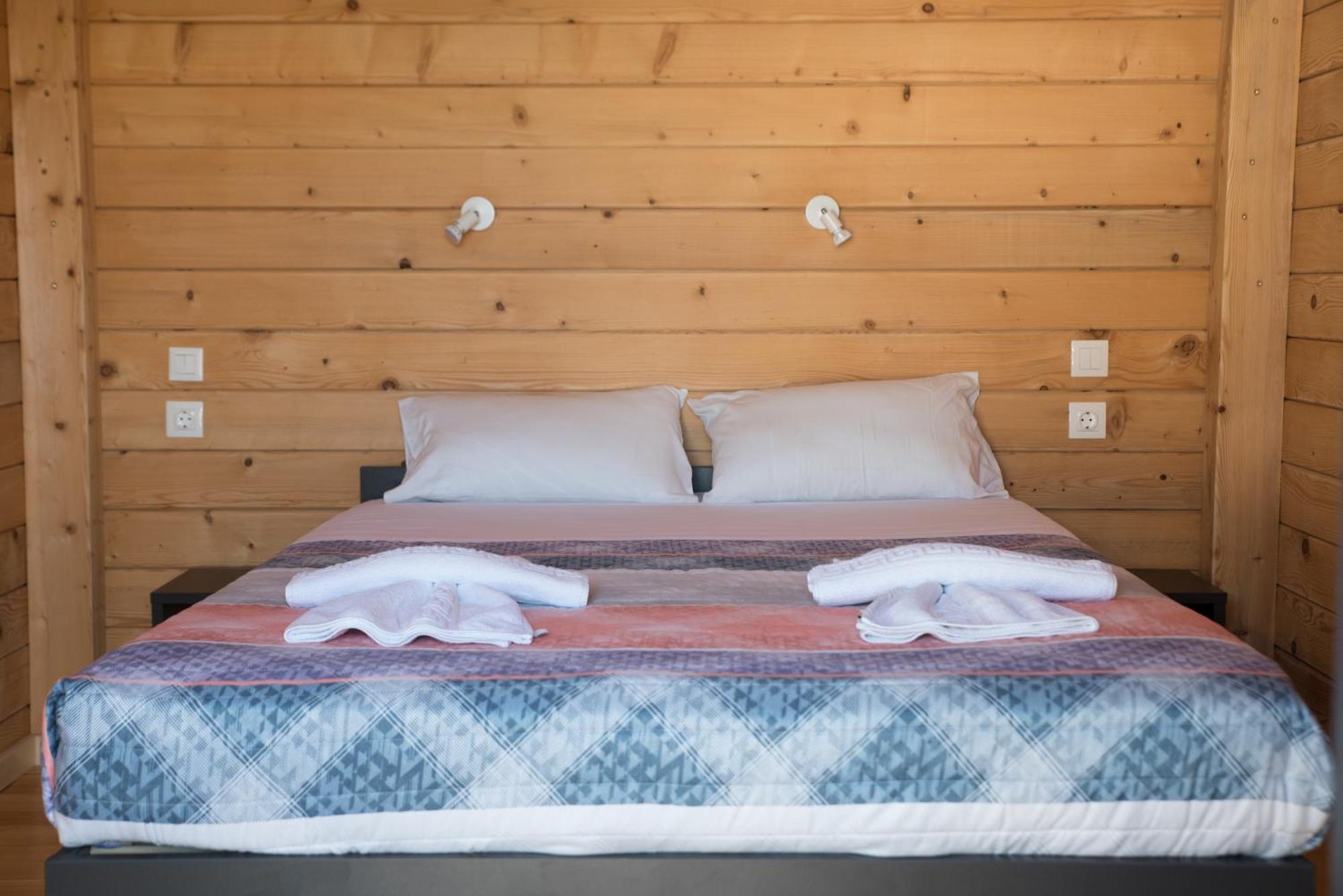 Stratos Wooden Apartment *