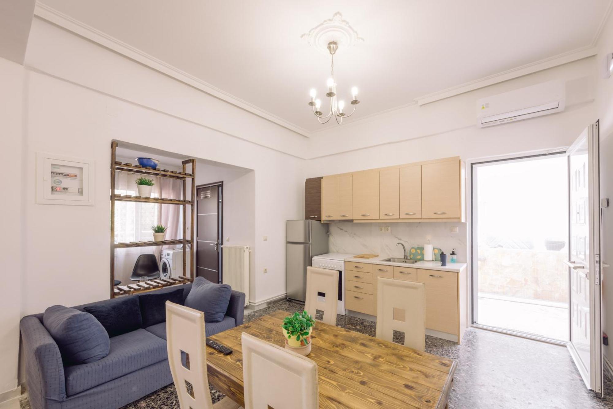 Koumbes Apartment *