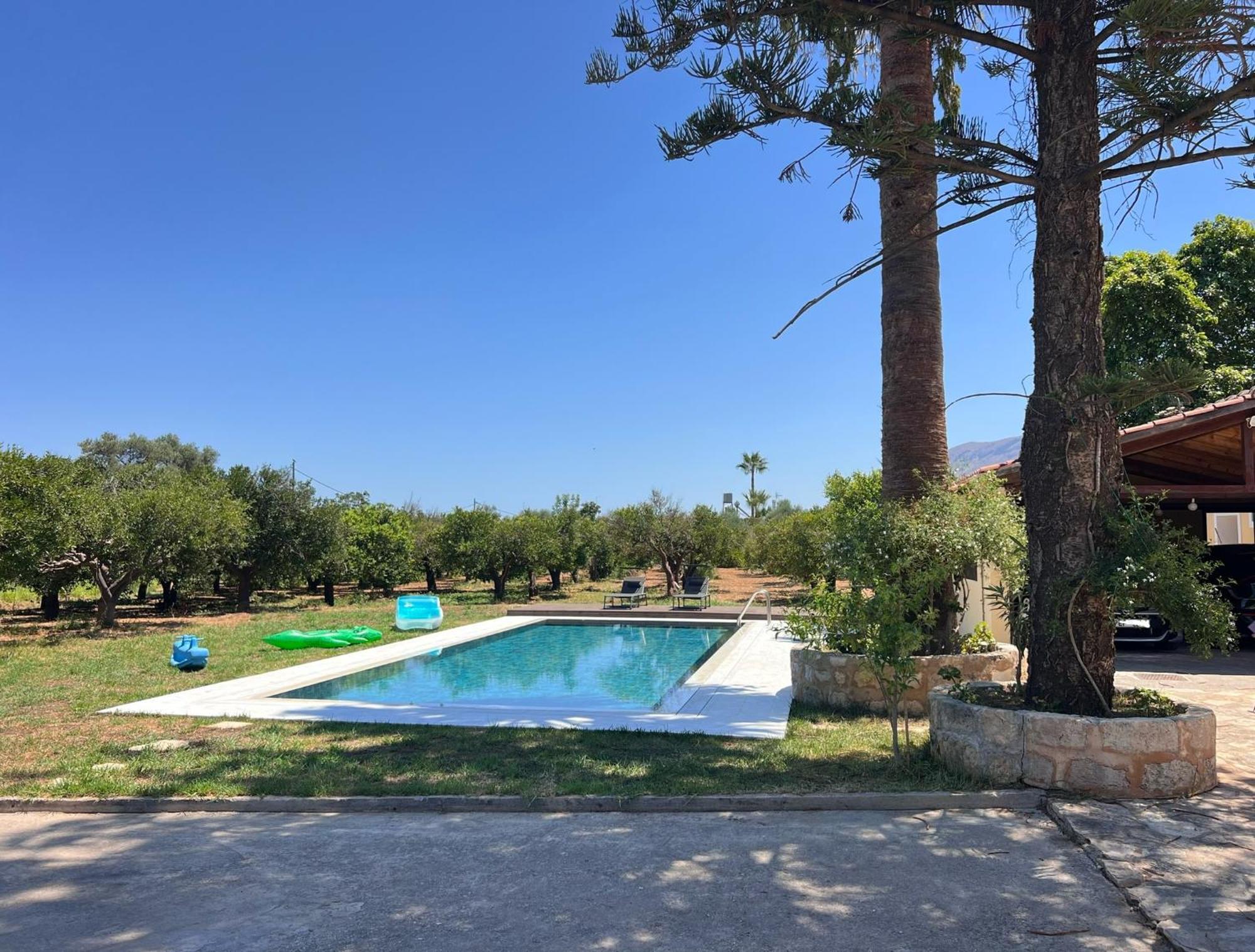 Tzortzinas Holiday home *