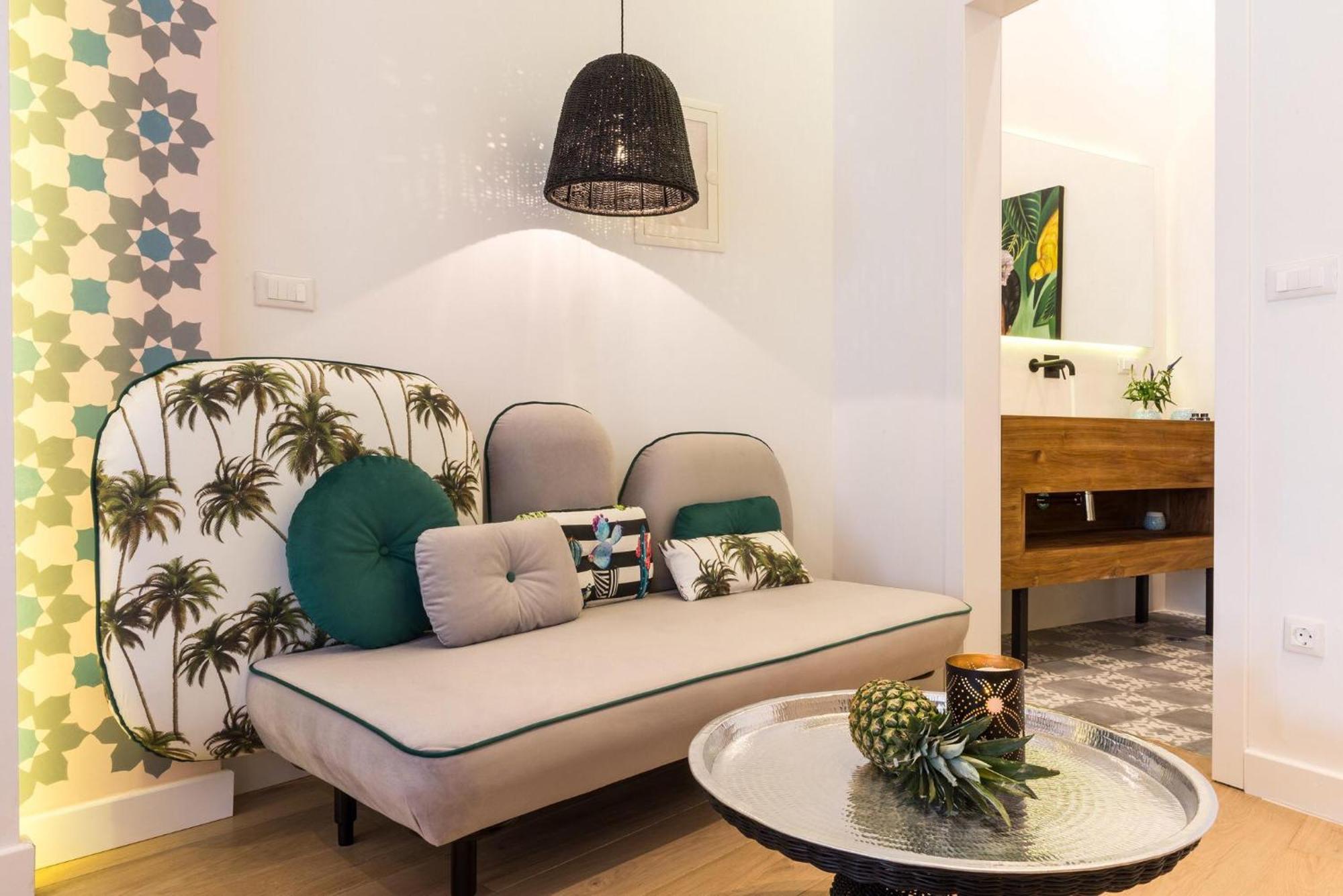 Nyx Chic Manor Hotel
