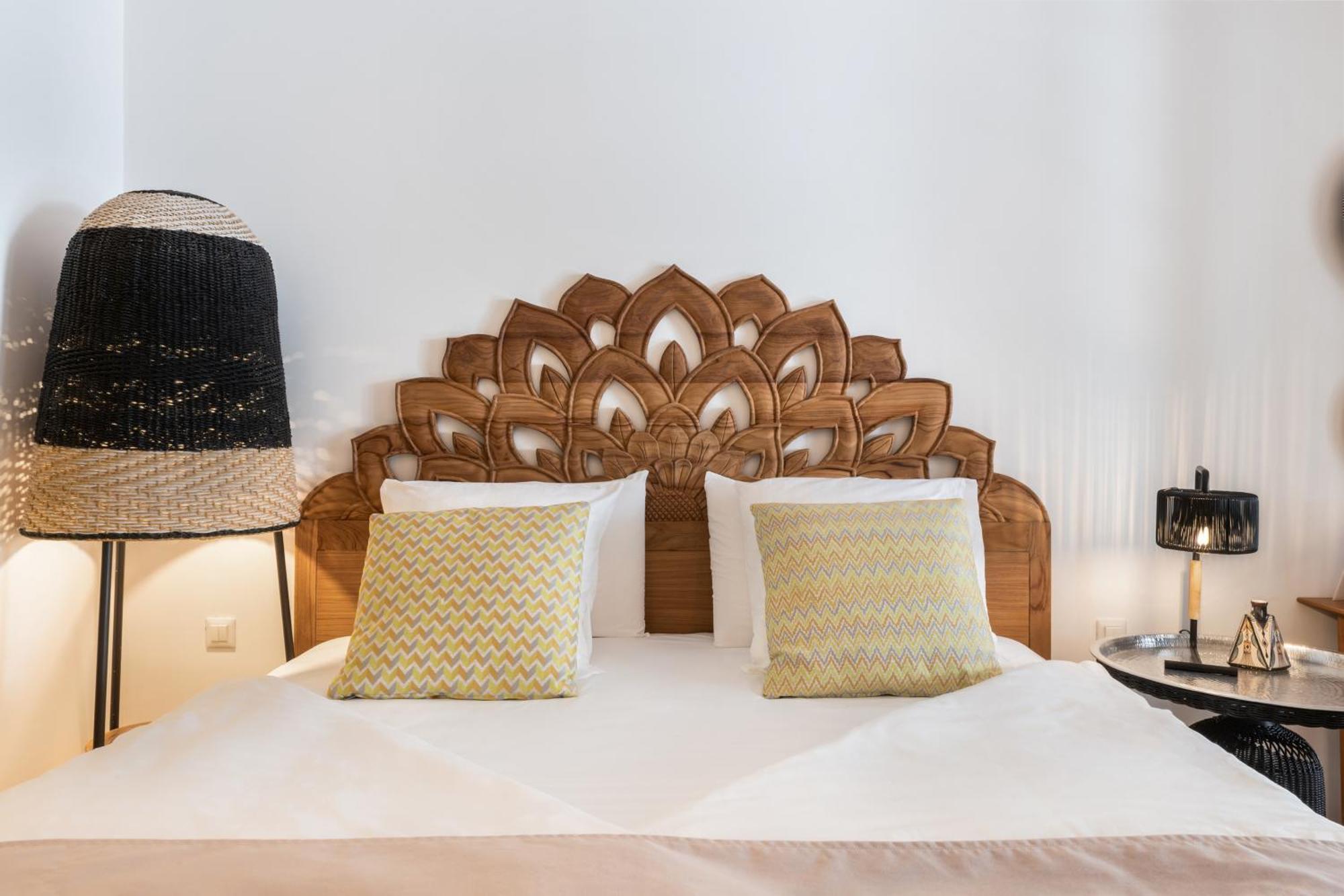 Nyx Chic Manor 3*