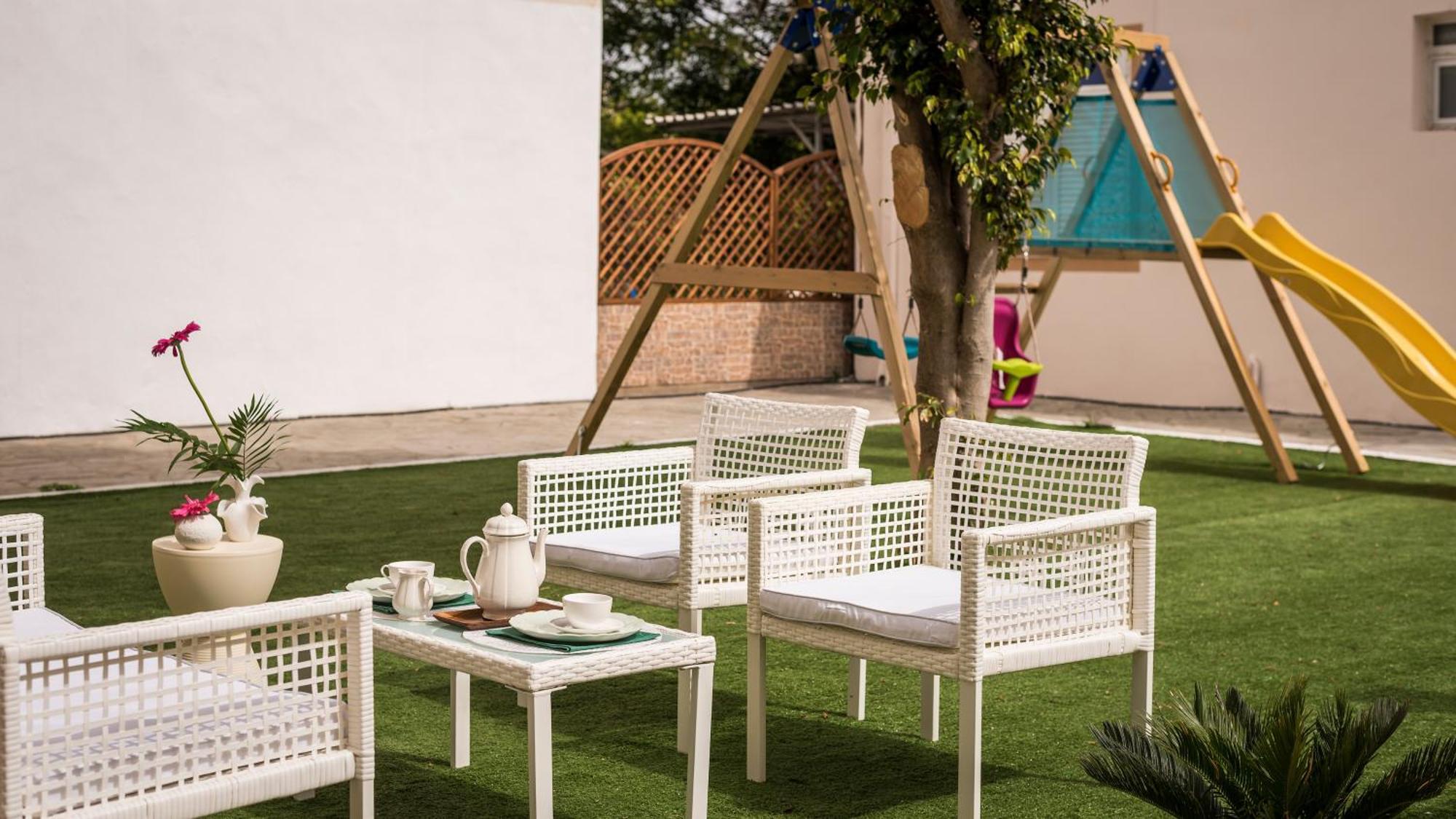 Garden Luxury Villa *