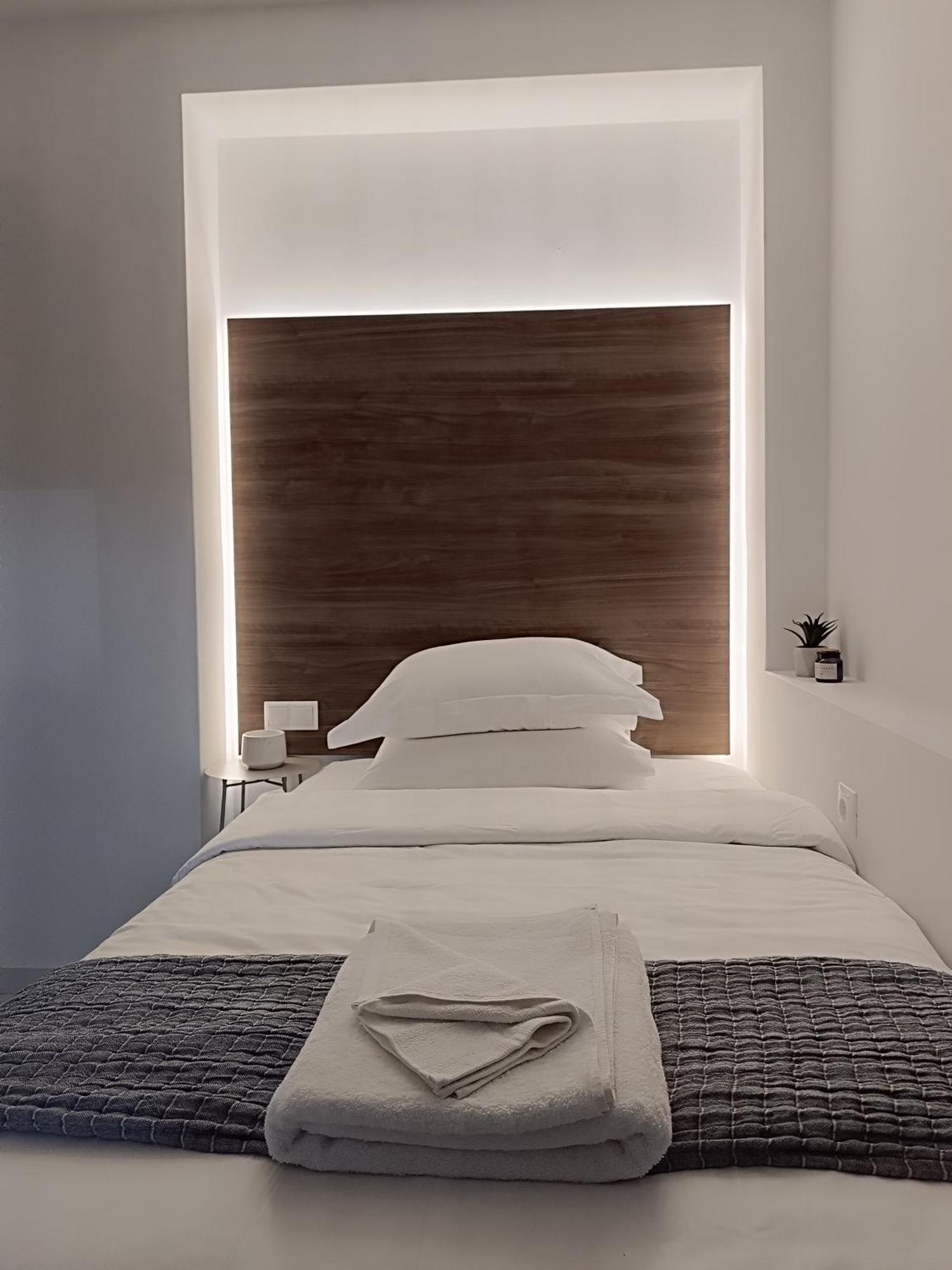The Athena Apartment, Chania Seaside * Chania (Crete)