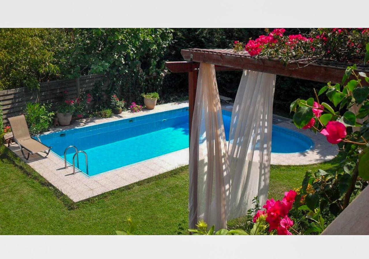 Villa Skine With Private Pool And Garden