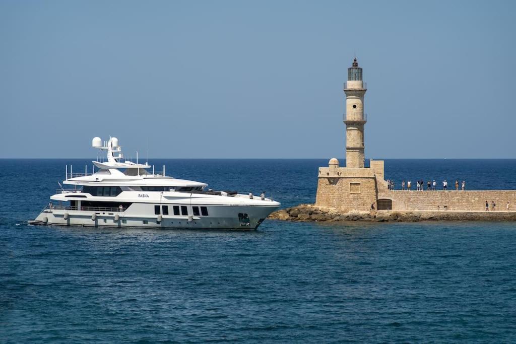 Leo Chania (Crete)