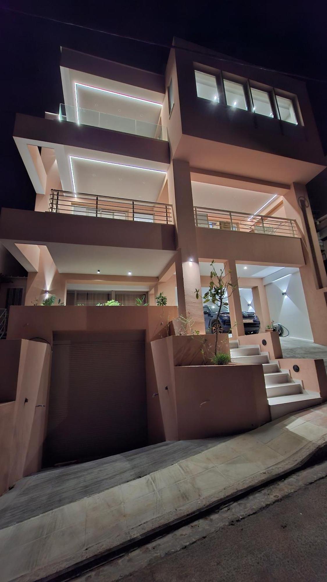 Luxious Apartment
