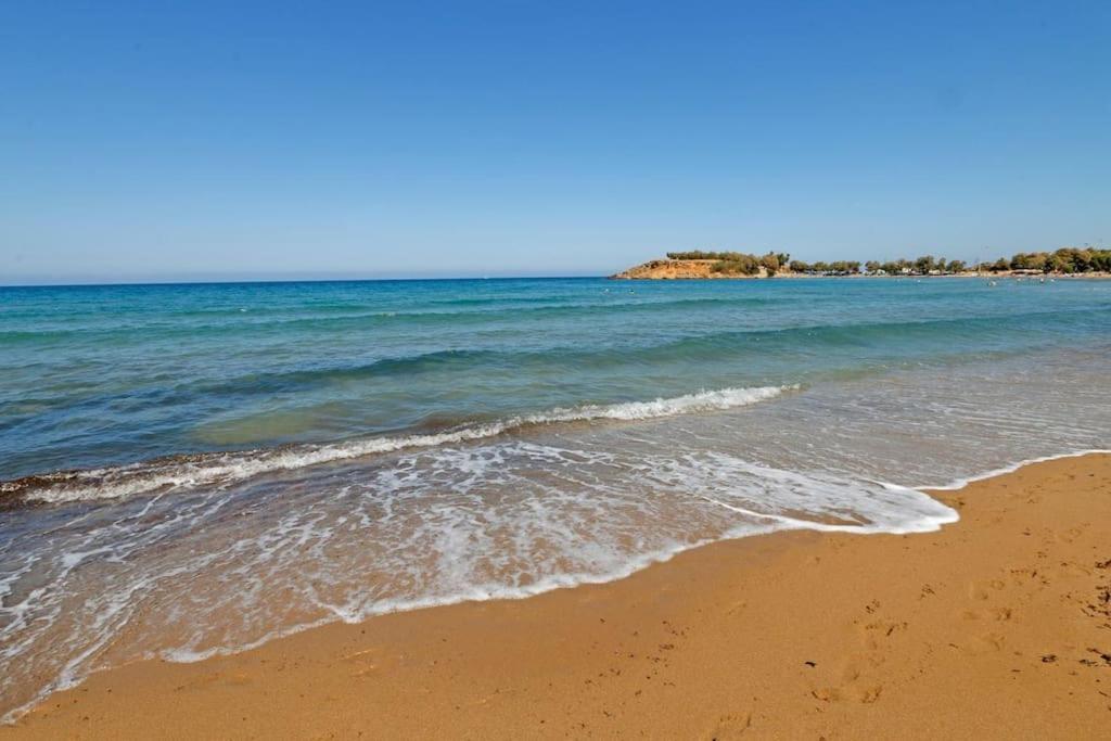 Apartment Astrinos Simple Cozy Comfortable Close To The