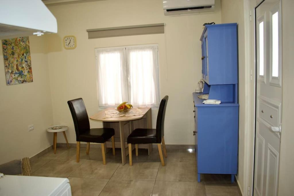 Apartment Astrinos Simple Cozy Comfortable Close To The