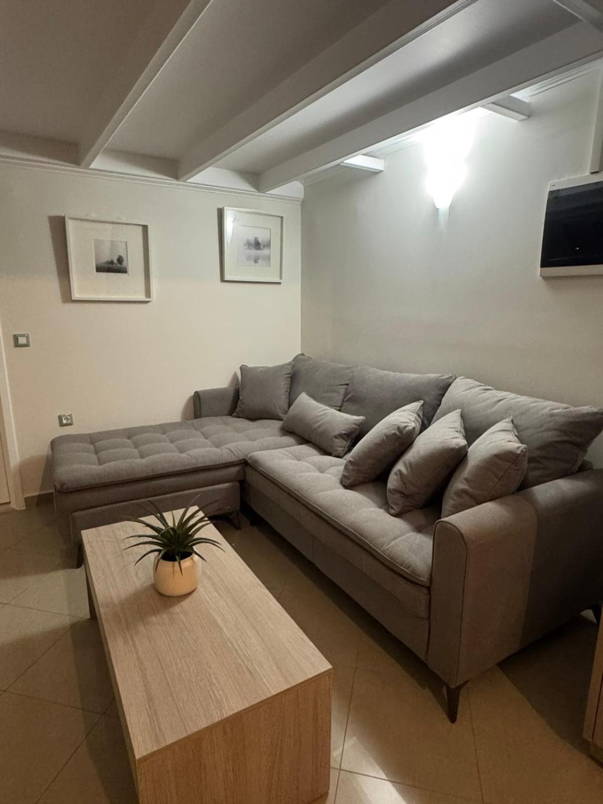 Foumidon Apartments, Chania Apartment *