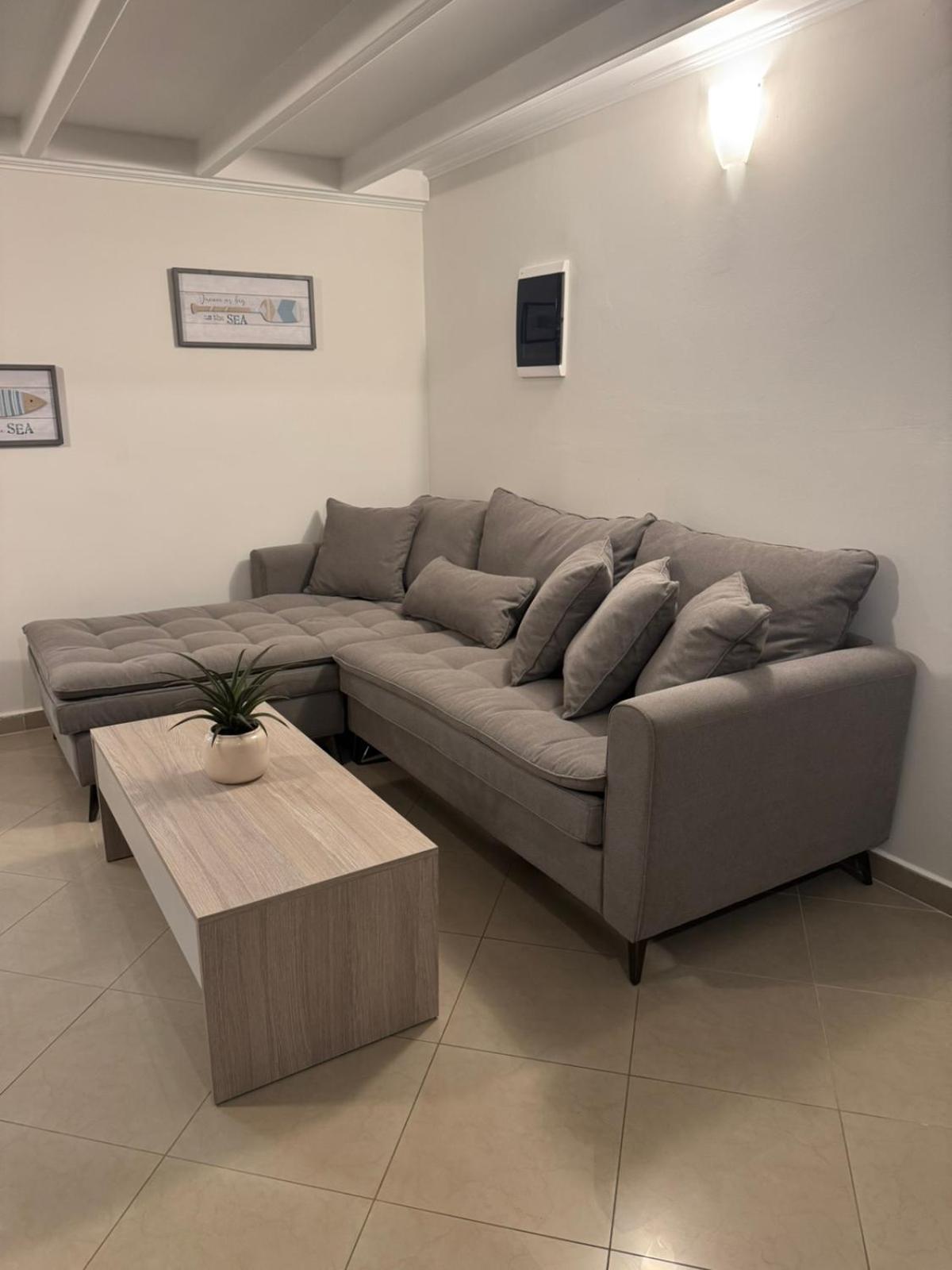 Foumidon Apartments, Chania Apartment *