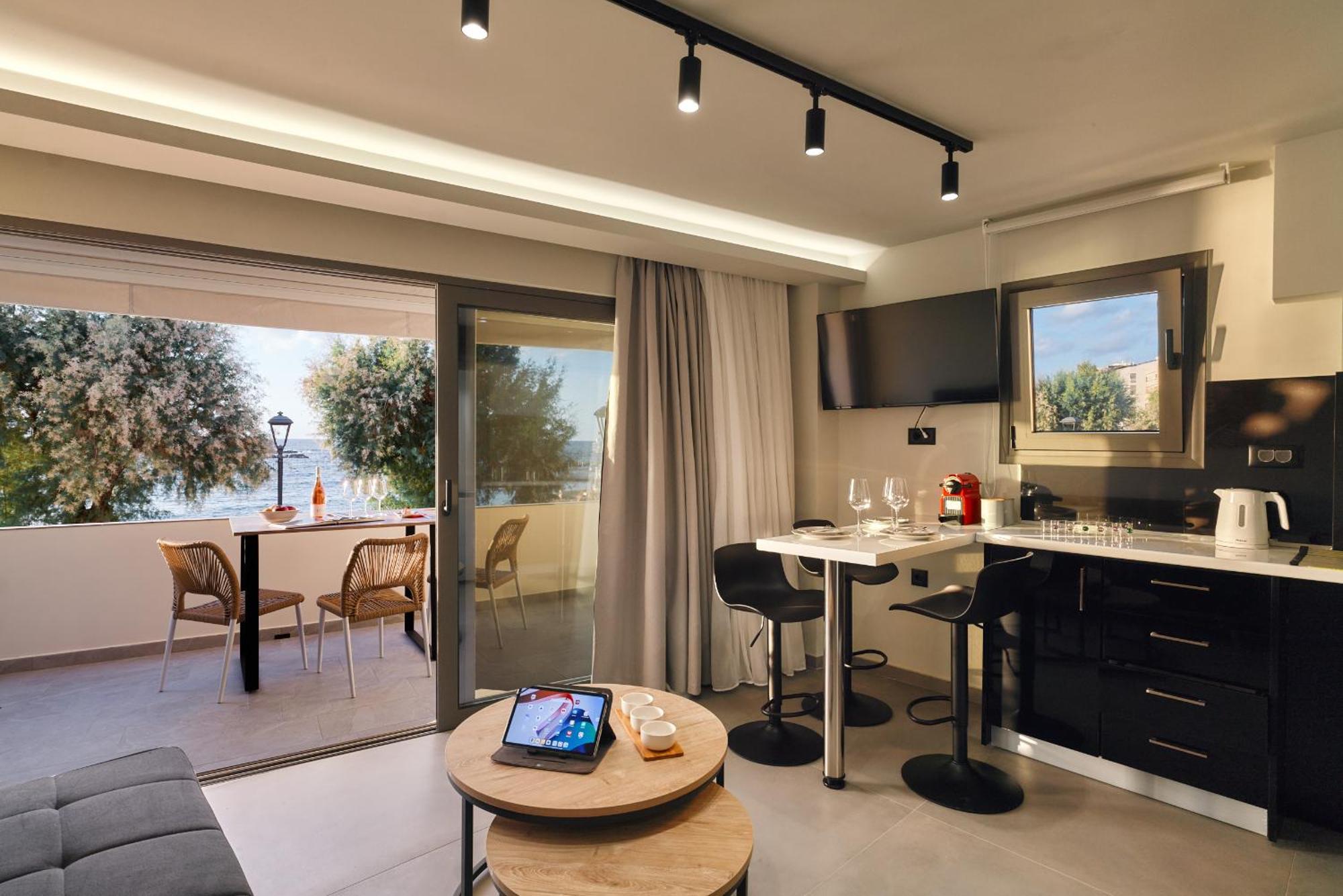 Callista Seafront Apartment *