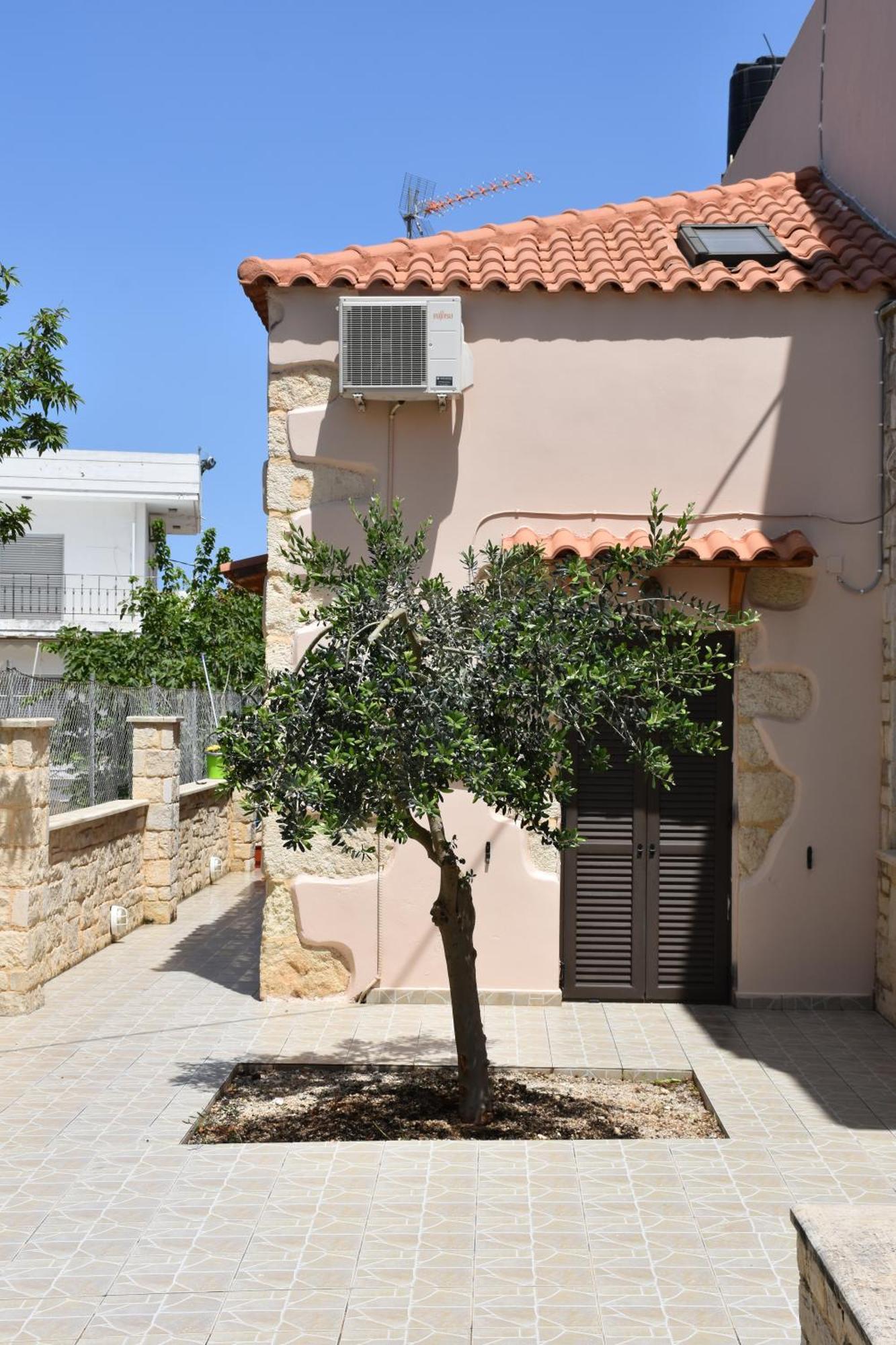 Stefanias House Holiday home *