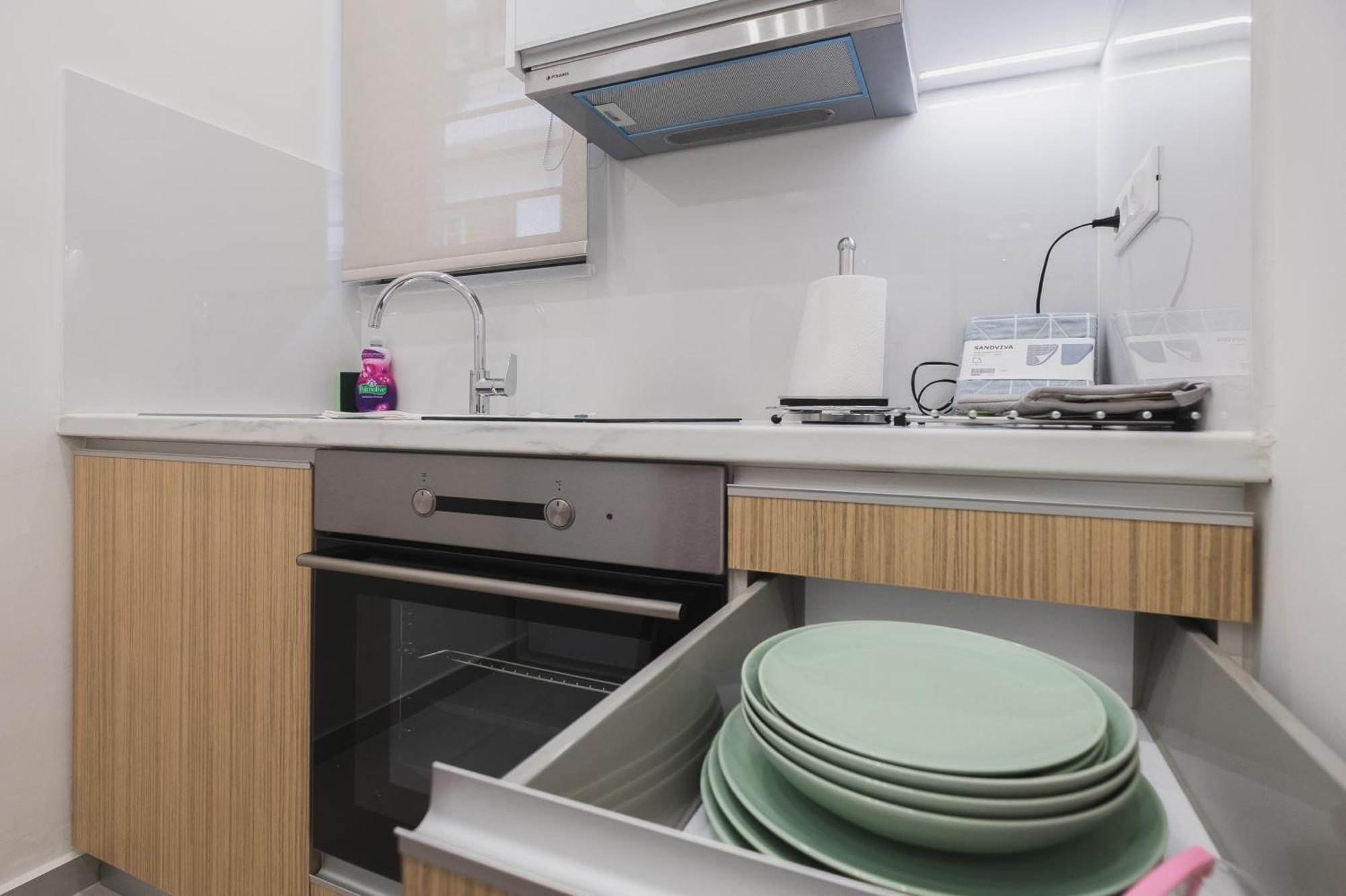 Peris 4 With Yard Steps To Old Town - Ac, Wifi Appartement *