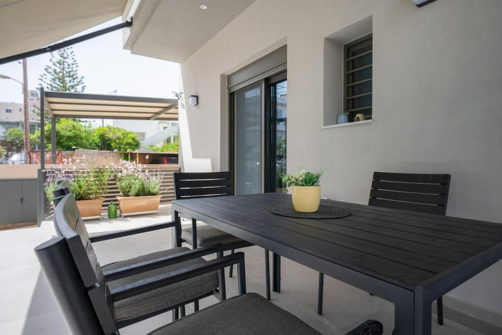 Erato - Newly Renovated With Parking Apartment *