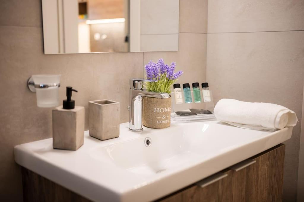 Erato - Newly Renovated With Parking * Chania (Crete)