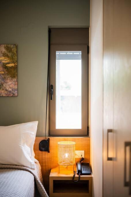 Erato - Newly Renovated With Parking