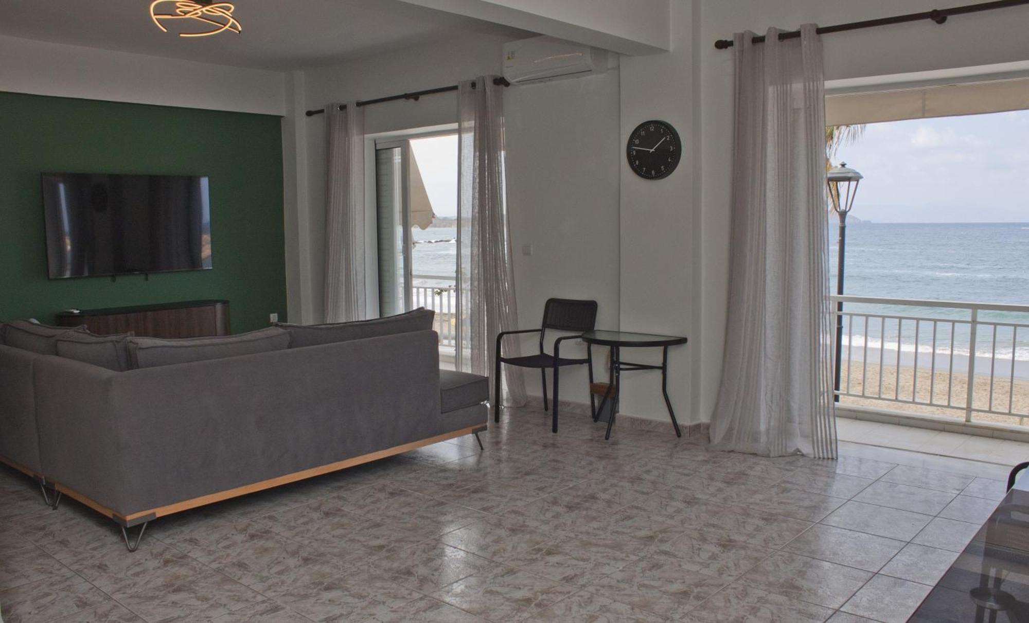 Danaos Hotel 2*