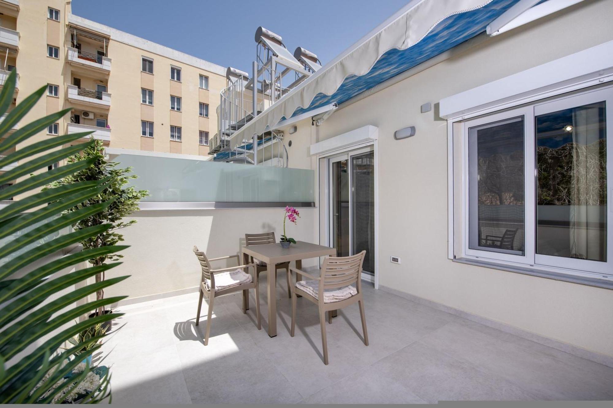 Cherry Luxury Apartment