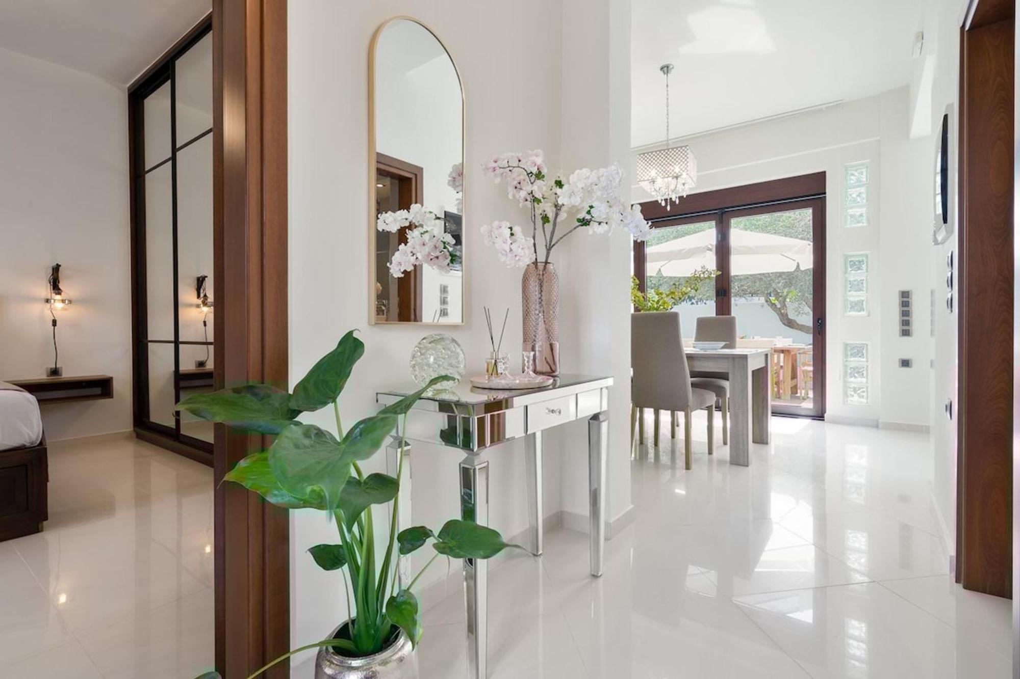 Chania Boutique - Steps From The Villa