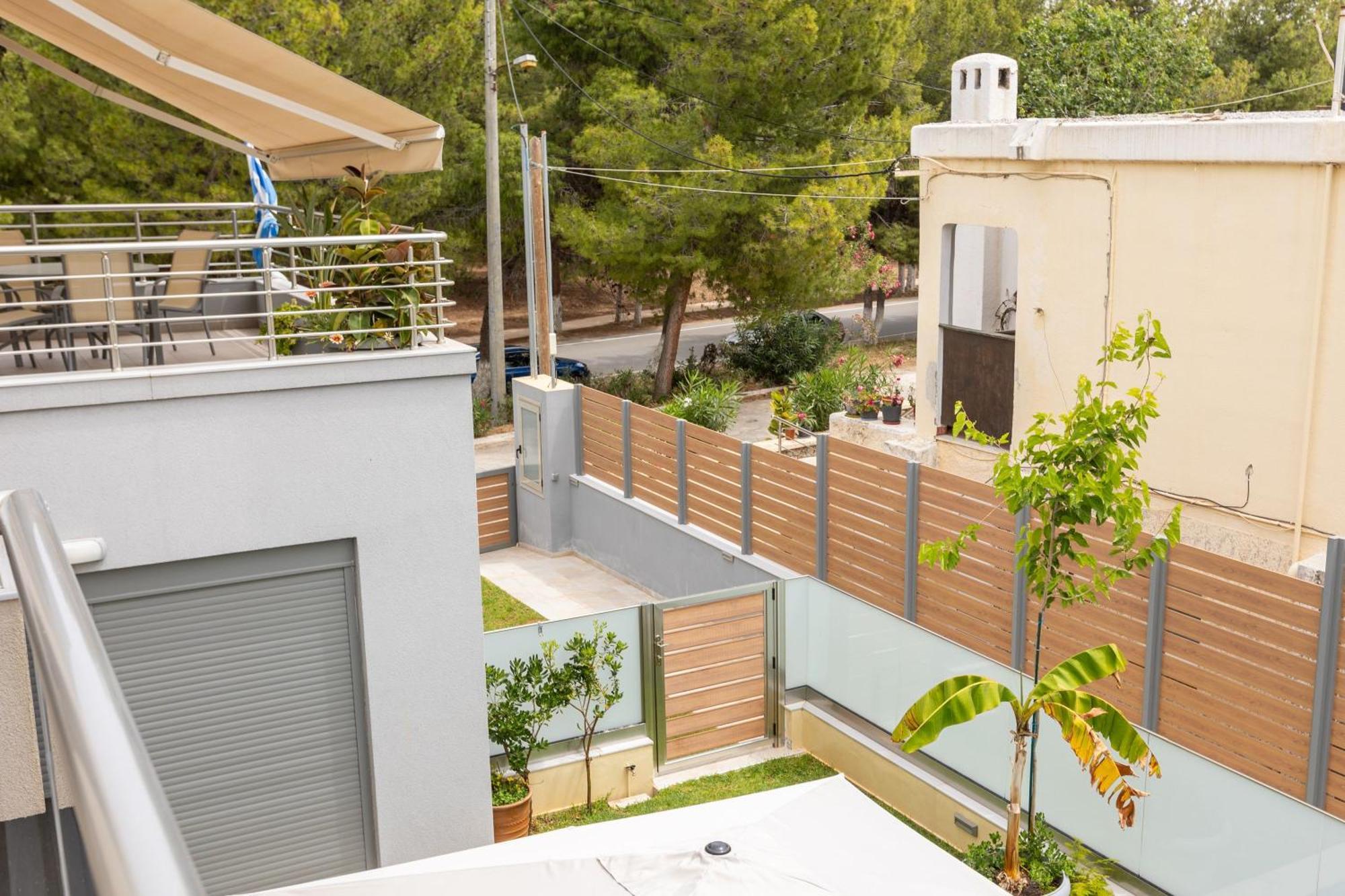 Park And Sea View With Pool 2