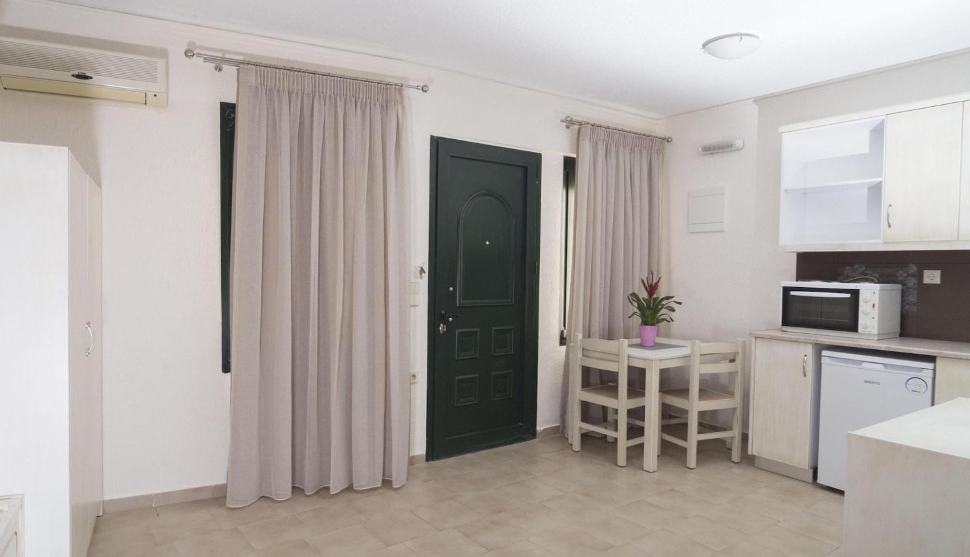 Rainbow Aparthotel Chrissi Akti Chania