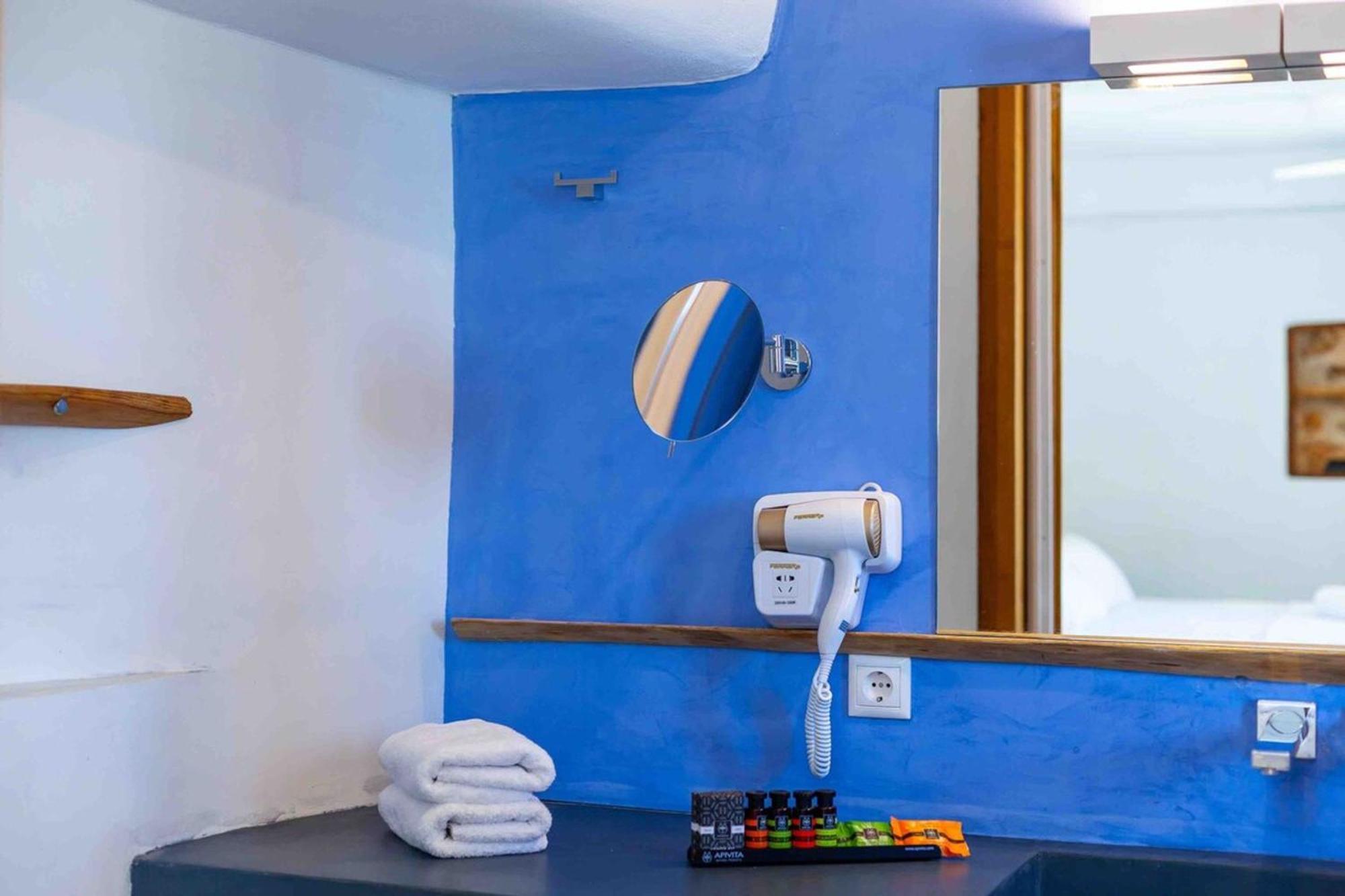 Skiff - Transformed On The Water's Edge Apartment Chania (Crete)