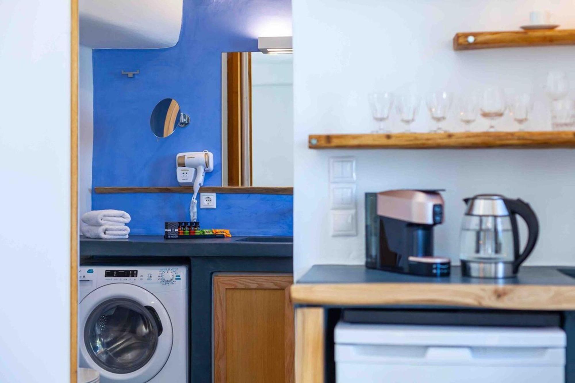 Apartment Skiff - Transformed On The Water's Edge