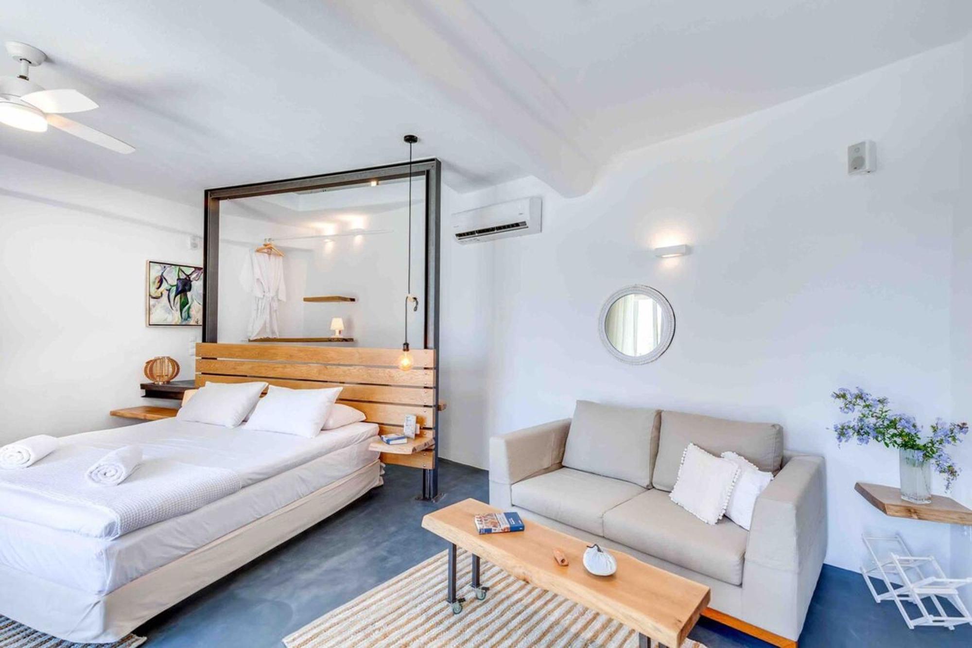 Skiff - Transformed On The Water's Edge Apartment *