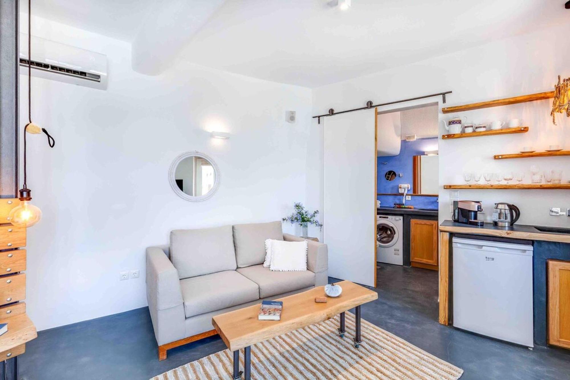 Skiff - Transformed On The Water's Edge Apartment *