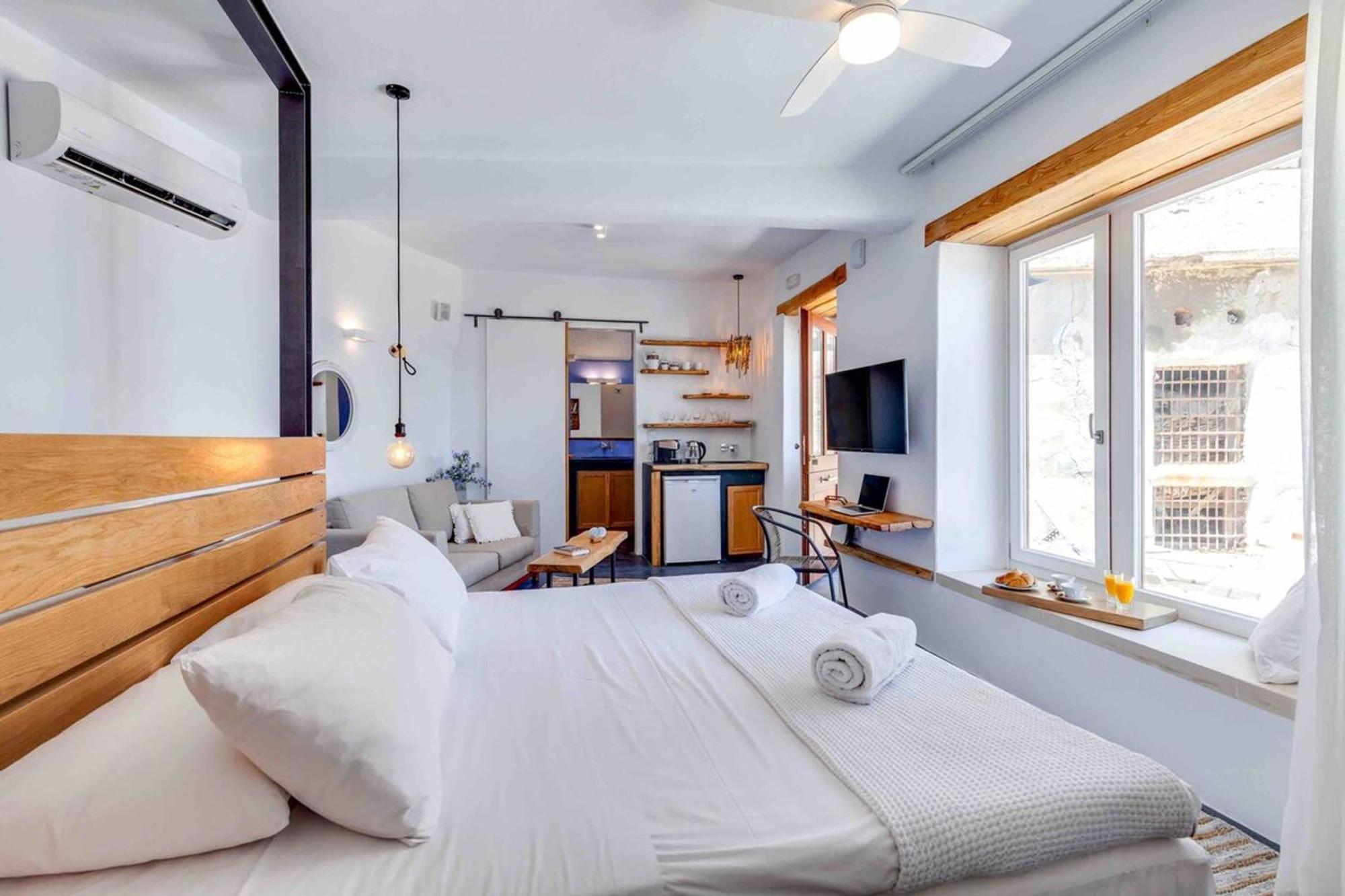 Apartment Skiff - Transformed On The Water's Edge Chania (Crete)