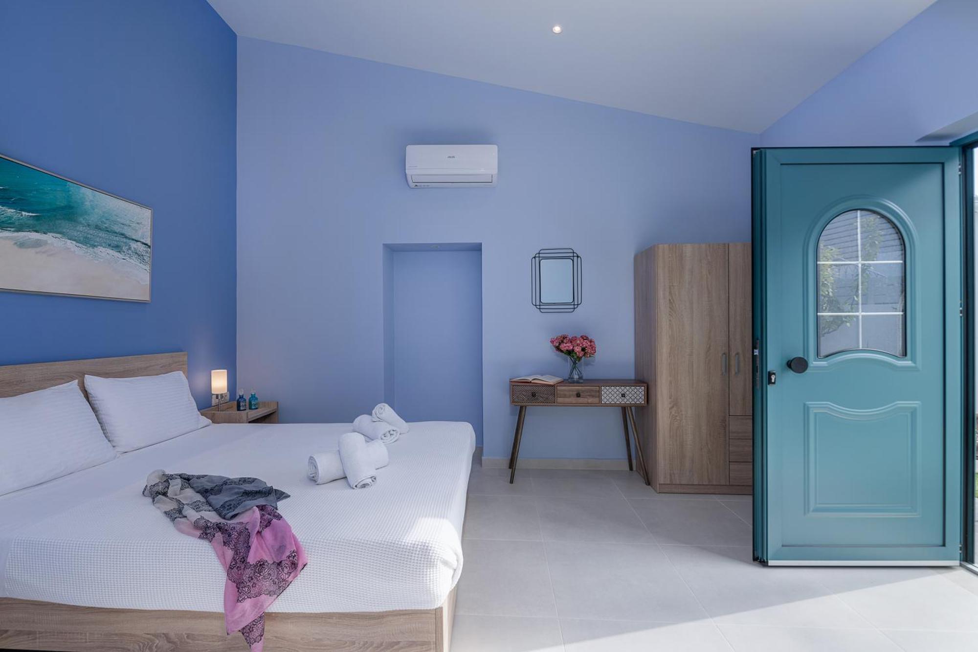Apartment M 100m From The Chania (Crete)