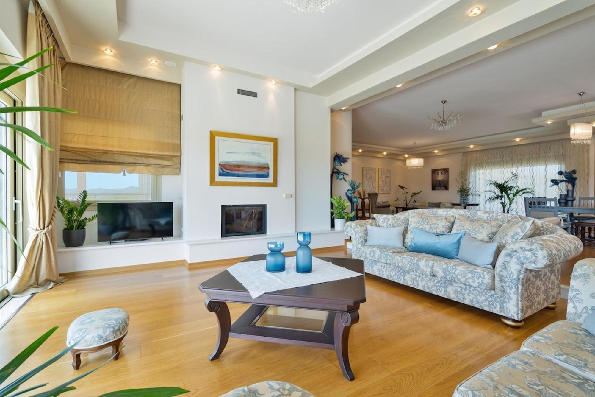 Anastasia With Private Pool And Full Privacy