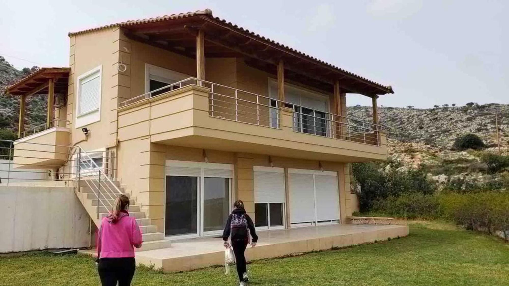 Marathi With Stunning Ocean View Villa
