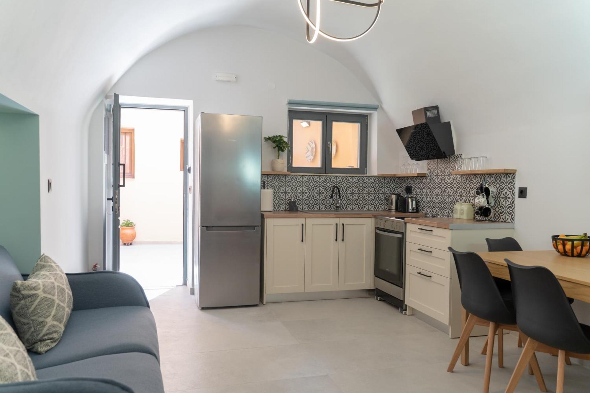 Arch Home, Luxury With Private Parking Holiday home