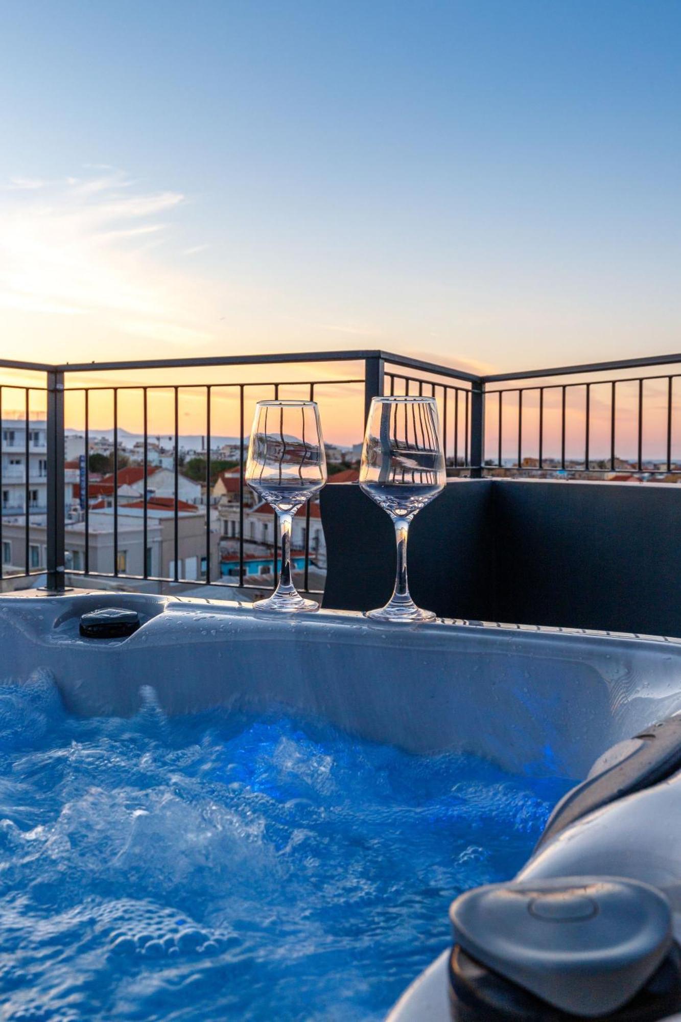 Anele Luxury - Roof Jacuzzi